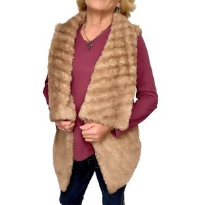 Celebrity Pink Womens Faux Fur Vest size M Tan
